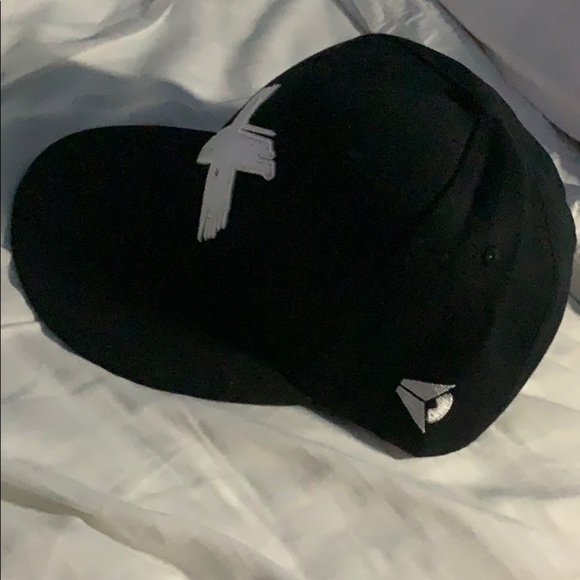 Grey w red  “X” SnapBack unisex - Picture 7 of 8